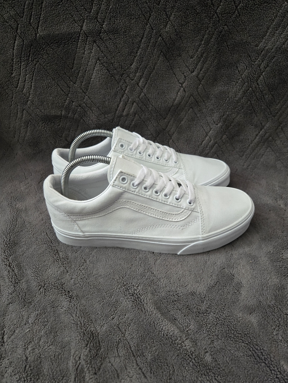 Vans Old Skool Casual Shoes Mens Sz 9.5 White Sneakers Skater.